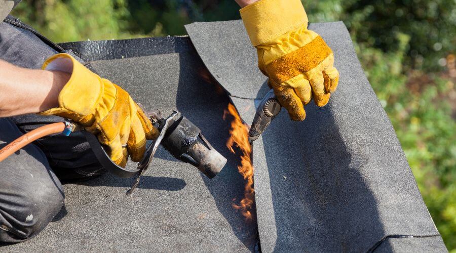Professional gutter cleaning in Kunkle, OH